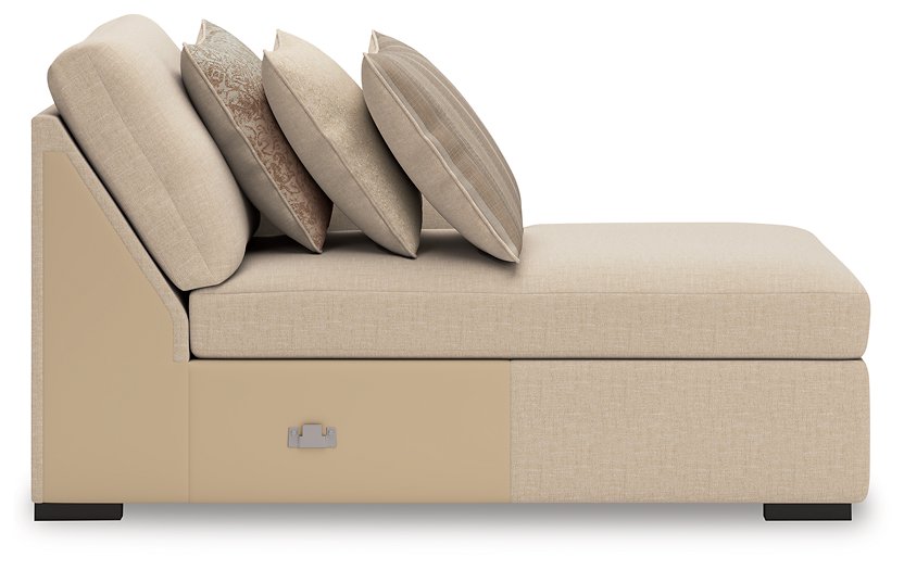 LadyMae Sectional with Chaise - Carl's Furniture (Garden City, KS)