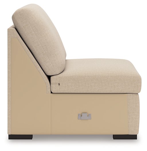 LadyMae Sectional with Chaise - Carl's Furniture (Garden City, KS)