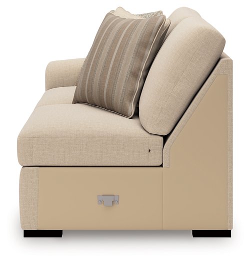 LadyMae Sectional with Chaise - Carl's Furniture (Garden City, KS)