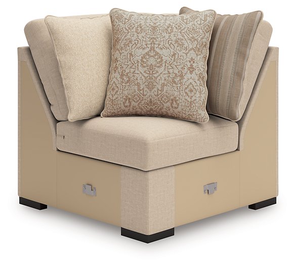 LadyMae Sectional with Chaise - Carl's Furniture (Garden City, KS)