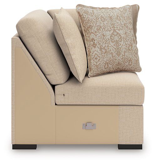 LadyMae Sectional with Chaise - Carl's Furniture (Garden City, KS)