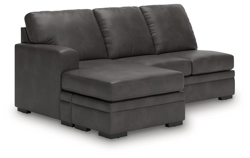 Lofton-Pike Sectional with Chaise - Carl's Furniture (Garden City, KS)