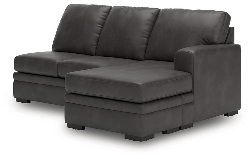 Lofton-Pike Sectional with Chaise - Carl's Furniture (Garden City, KS)