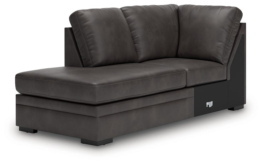 Lofton-Pike Sectional with Chaise - Carl's Furniture (Garden City, KS)