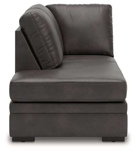 Lofton-Pike Sectional with Chaise - Carl's Furniture (Garden City, KS)