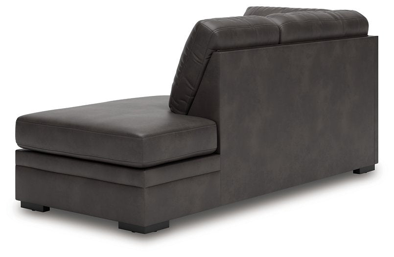 Lofton-Pike Sectional with Chaise - Carl's Furniture (Garden City, KS)