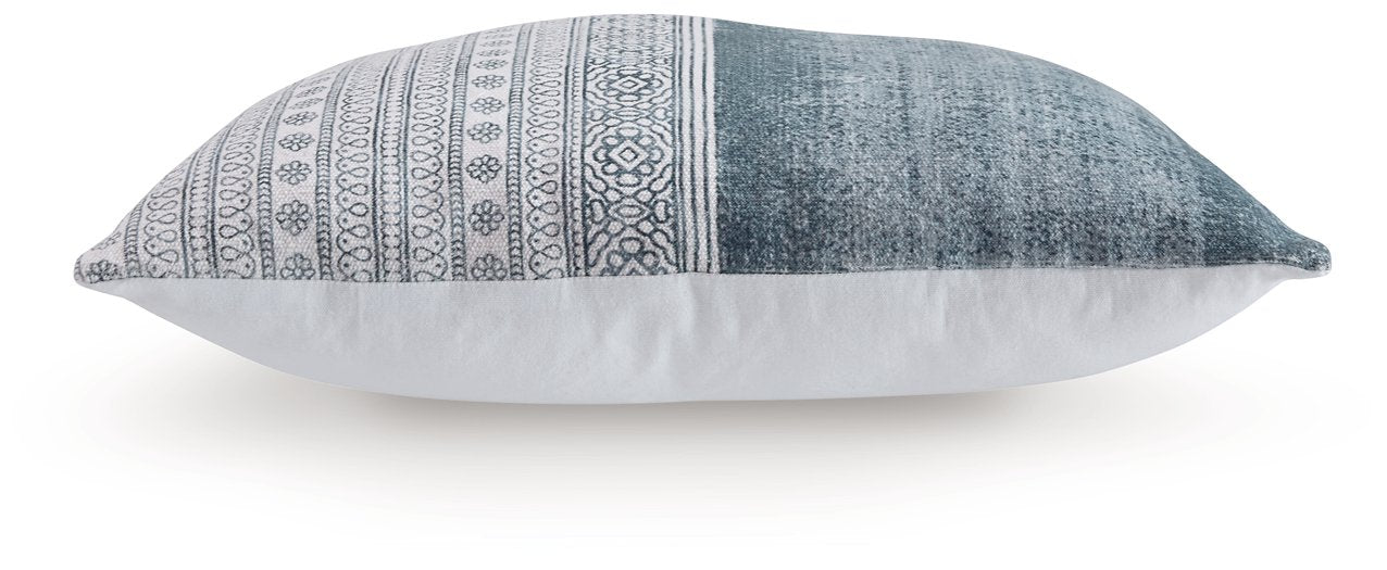Harperville Pillow (Set of 4) - Carl's Furniture (Garden City, KS)