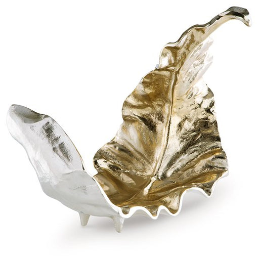 Darinsen Sculpture - Carl's Furniture (Garden City, KS)