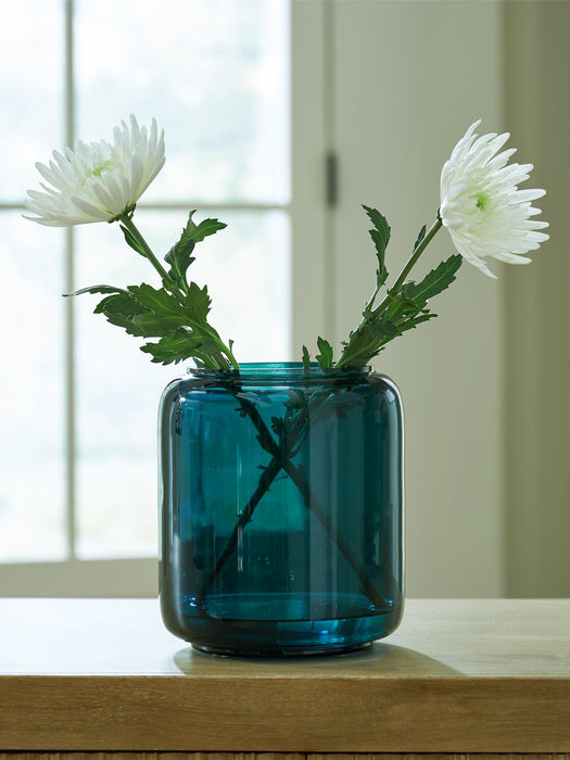 Inisland Vase - Carl's Furniture (Garden City, KS)