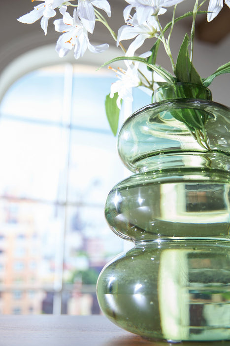 Renethorne Vase - Carl's Furniture (Garden City, KS)