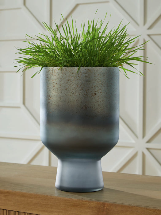Pennmore Vase - Carl's Furniture (Garden City, KS)