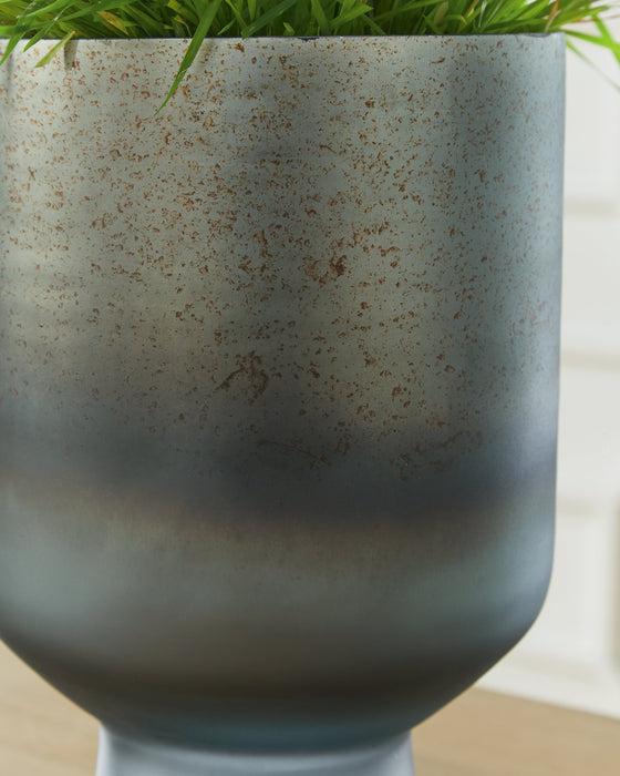 Pennmore Vase - Carl's Furniture (Garden City, KS)