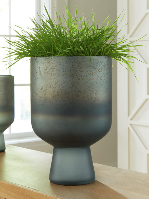 Pennmore Vase - Carl's Furniture (Garden City, KS)