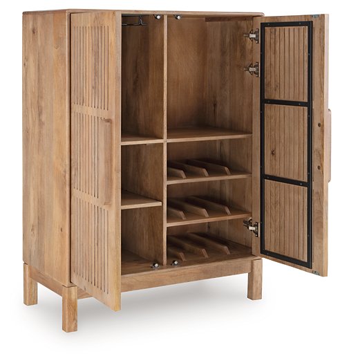 Pellamour Bar Cabinet - Carl's Furniture (Garden City, KS)