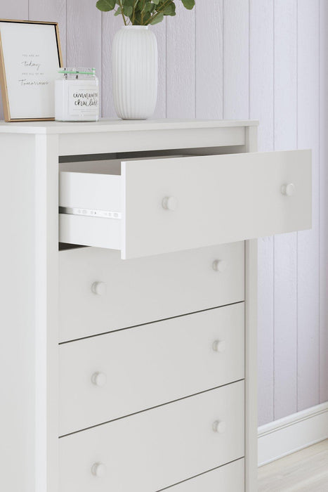 Hallityn Chest of Drawers - Carl's Furniture (Garden City, KS)