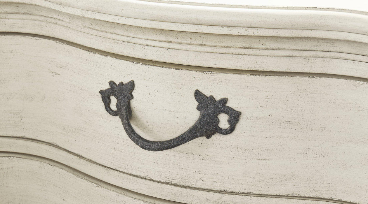 Arlendyne Chest of Drawers - Carl's Furniture (Garden City, KS)