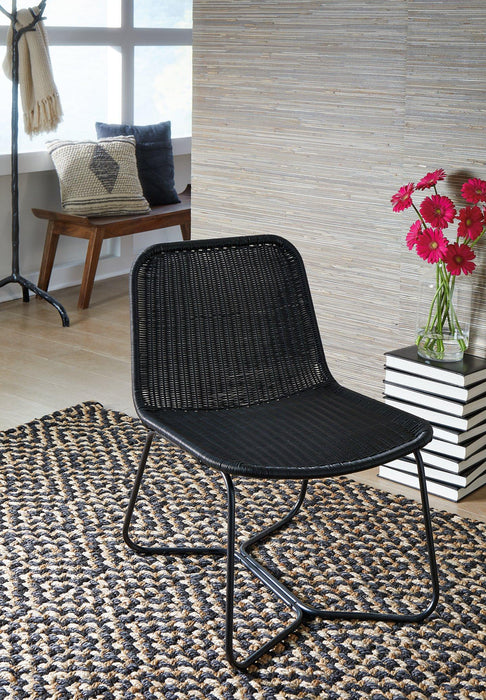 Daviston Accent Chair - Carl's Furniture (Garden City, KS)