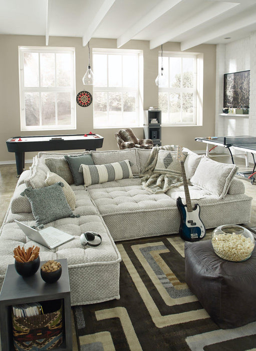Bales Accent Chair - Carl's Furniture (Garden City, KS)