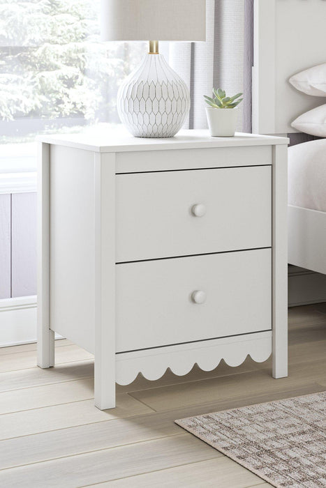 Hallityn Nightstand - Carl's Furniture (Garden City, KS)