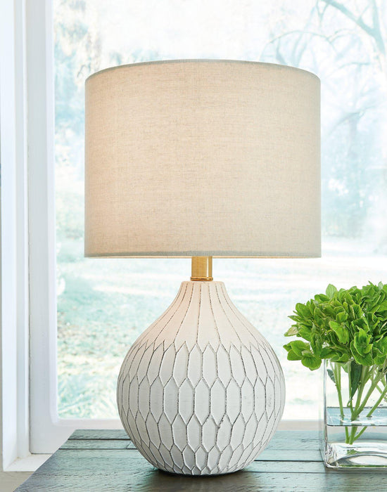 Wardmont Lamp Set - Carl's Furniture (Garden City, KS)