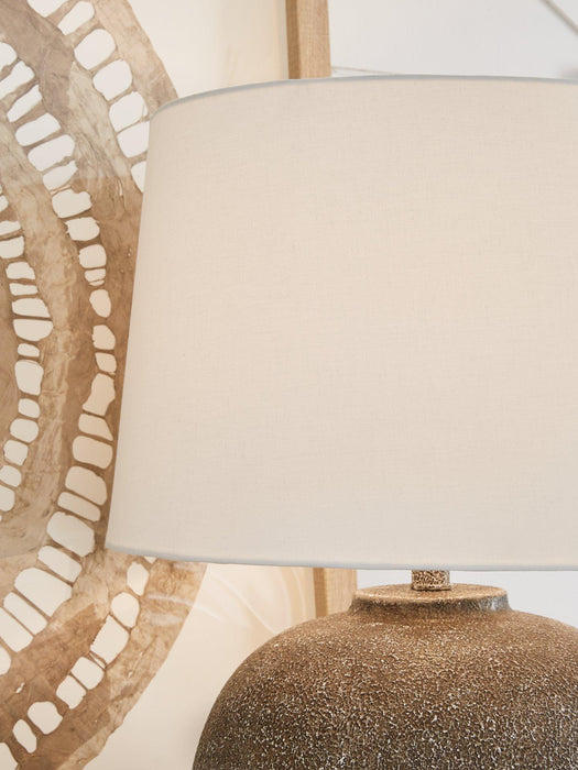 Neavesboro Lamp Set - Carl's Furniture (Garden City, KS)