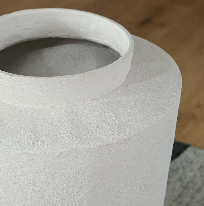 Flurinworth Vase - Carl's Furniture (Garden City, KS)