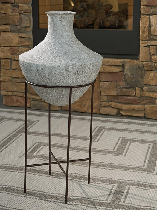 Estonbank Vase - Carl's Furniture (Garden City, KS)