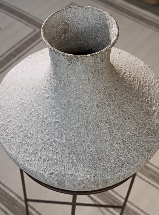 Estonbank Vase - Carl's Furniture (Garden City, KS)