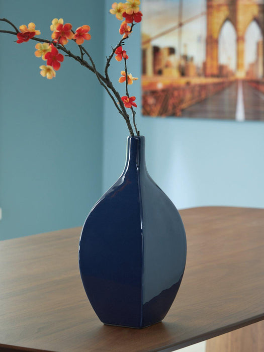 Abtinson Vase - Carl's Furniture (Garden City, KS)