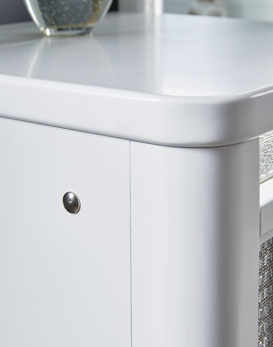 Chalanna Vanity with Mirror - Carl's Furniture (Garden City, KS)