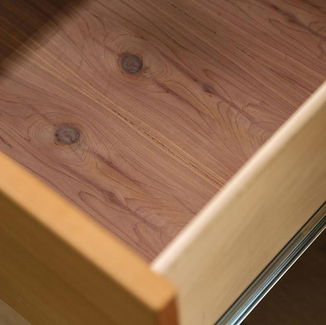 Willamette 5-Drawer Chest - Carl's Furniture (Garden City, KS)