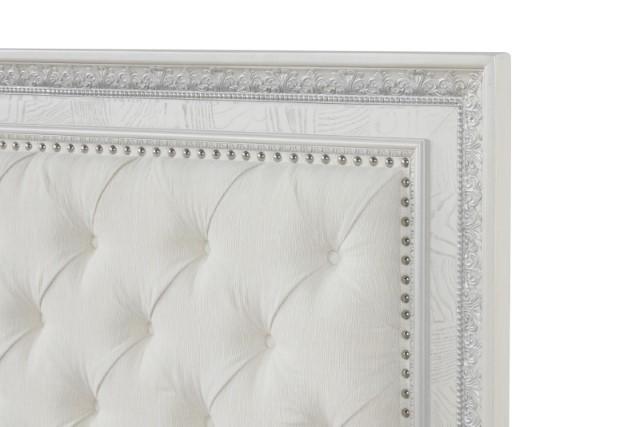 Stella Mia E.King & Queen Bed White & White - Carl's Furniture (Garden City, KS)