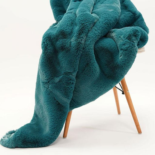 Caparica Throw Blanket - Carl's Furniture (Garden City, KS)