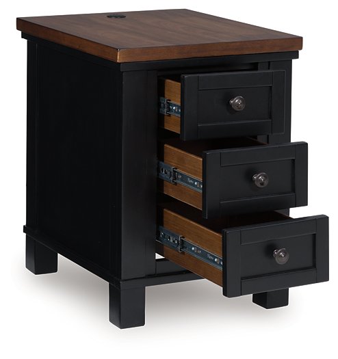 Wildenauer Chairside End Table - Carl's Furniture (Garden City, KS)