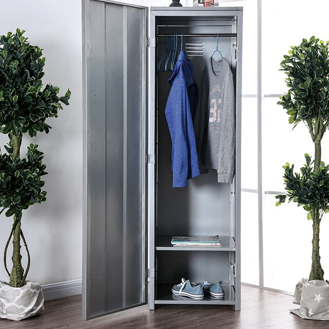 Zaheera Locker - Carl's Furniture (Garden City, KS)