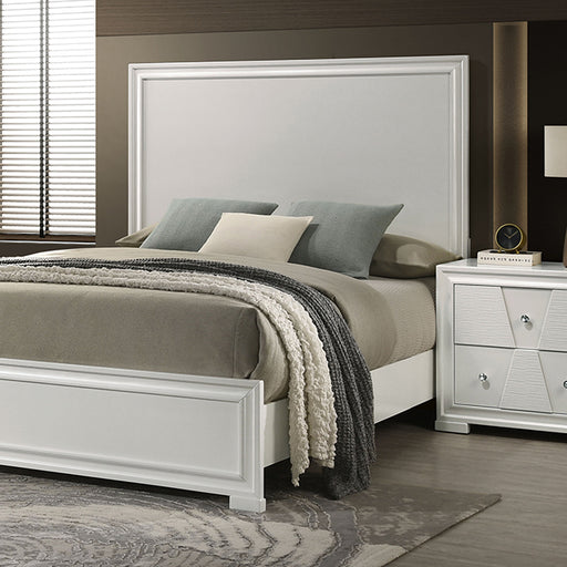 Holsted E.King & Queen Bed - Carl's Furniture (Garden City, KS)