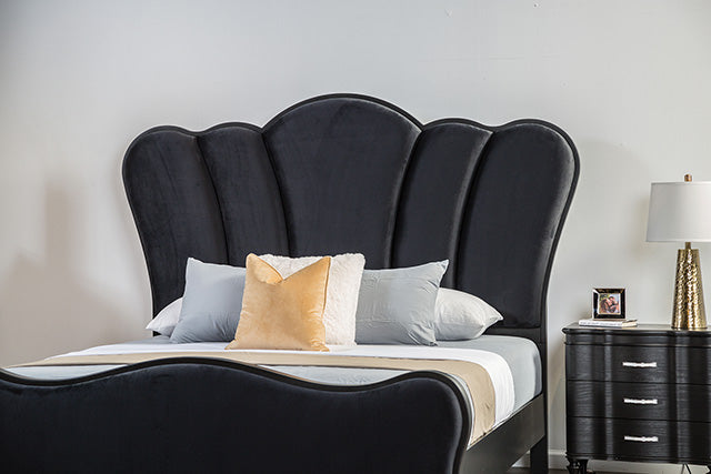 Melodi Parc E.King & Queen Bed Black & Silver - Carl's Furniture (Garden City, KS)