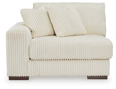 Lindyn Sectional with Chaise - Carl's Furniture (Garden City, KS)