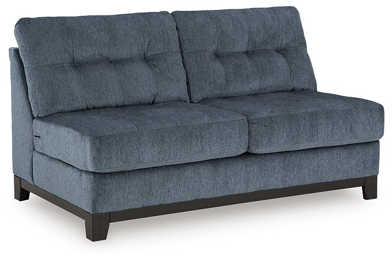 Maxon Place Sectional with Chaise - Carl's Furniture (Garden City, KS)