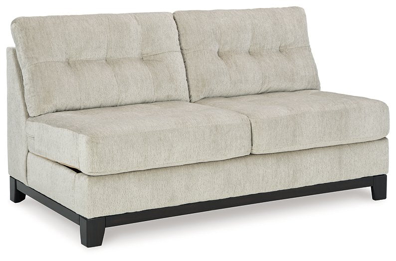Maxon Place Sectional with Chaise - Carl's Furniture (Garden City, KS)