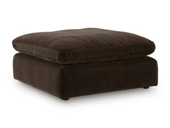 Maxton Heights Oversized Accent Ottoman - Carl's Furniture (Garden City, KS)