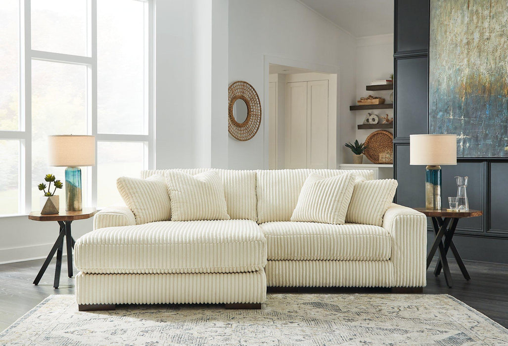 Lindyn Sectional with Chaise - Carl's Furniture (Garden City, KS)