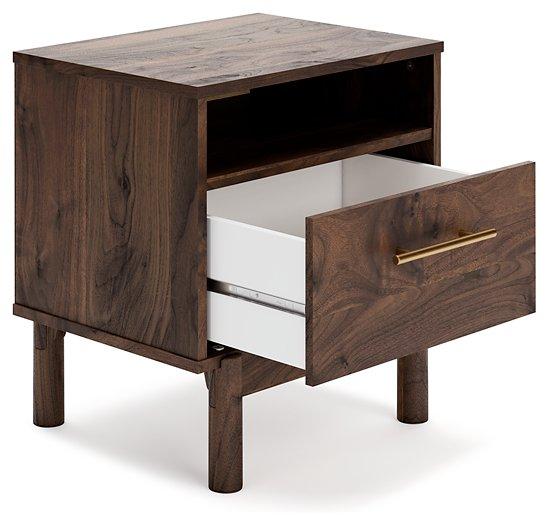 Calverson Nightstand - Carl's Furniture (Garden City, KS)