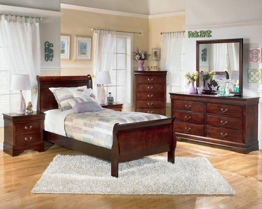 Alisdair Chest of Drawers - Carl's Furniture (Garden City, KS)
