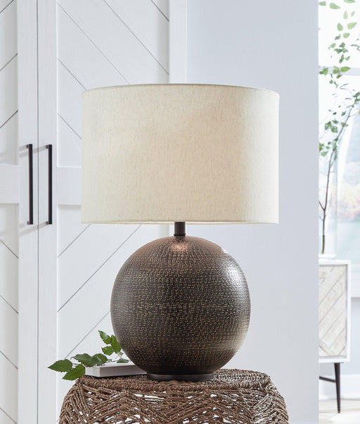 Hambell Lamp Set - Carl's Furniture (Garden City, KS)