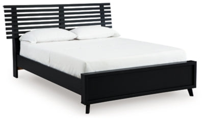 Danziar Queen Slat Bed - Carl's Furniture (Garden City, KS)