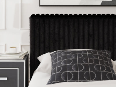 Zuraleus Bed - Carl's Furniture (Garden City, KS)