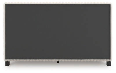 Zuraleus Bed - Carl's Furniture (Garden City, KS)