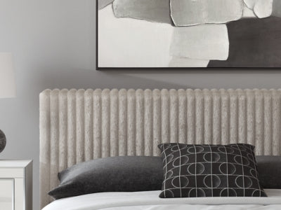 Zuraleus Bed - Carl's Furniture (Garden City, KS)