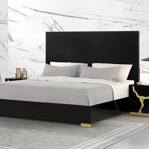 Goldsberg E.King & Queen Bed Grey & Pink - Carl's Furniture (Garden City, KS)